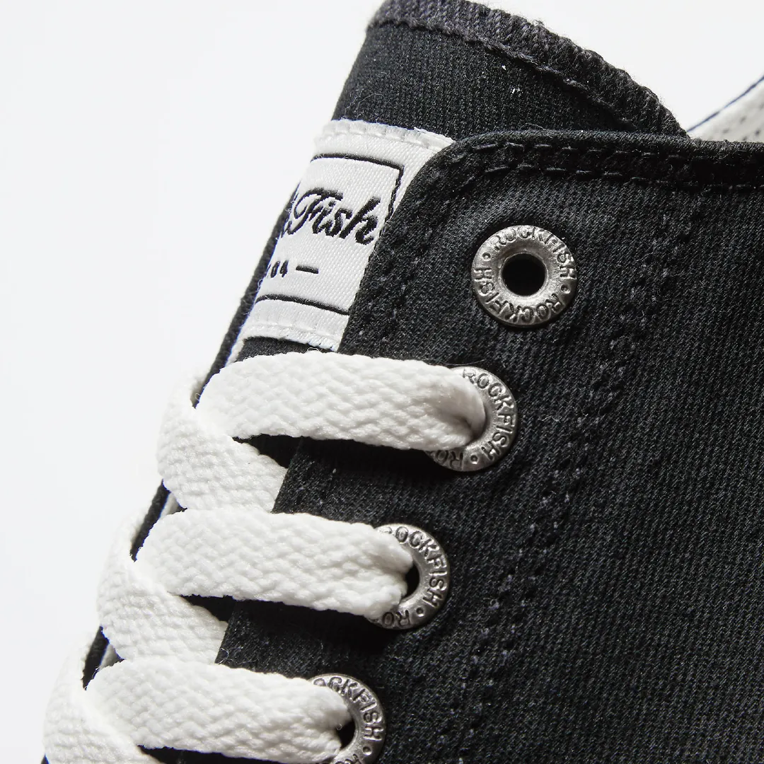 Classic Black over White 746 Ladies low top, canvas sneakers for women