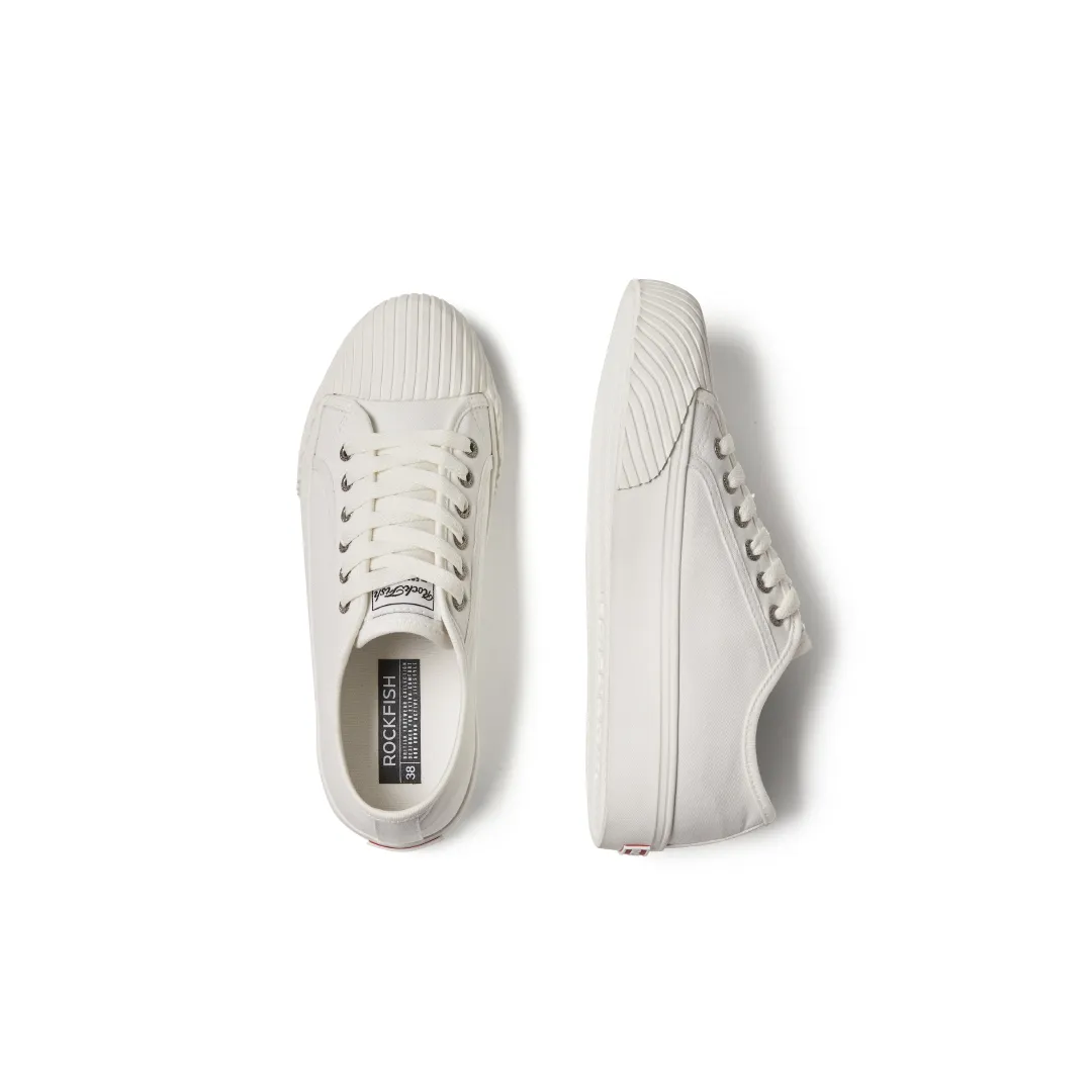 ROCKFISH White Vintage 702 Ladies canvas sneakers. Womens canvas trainer with shell shaped toe cap.