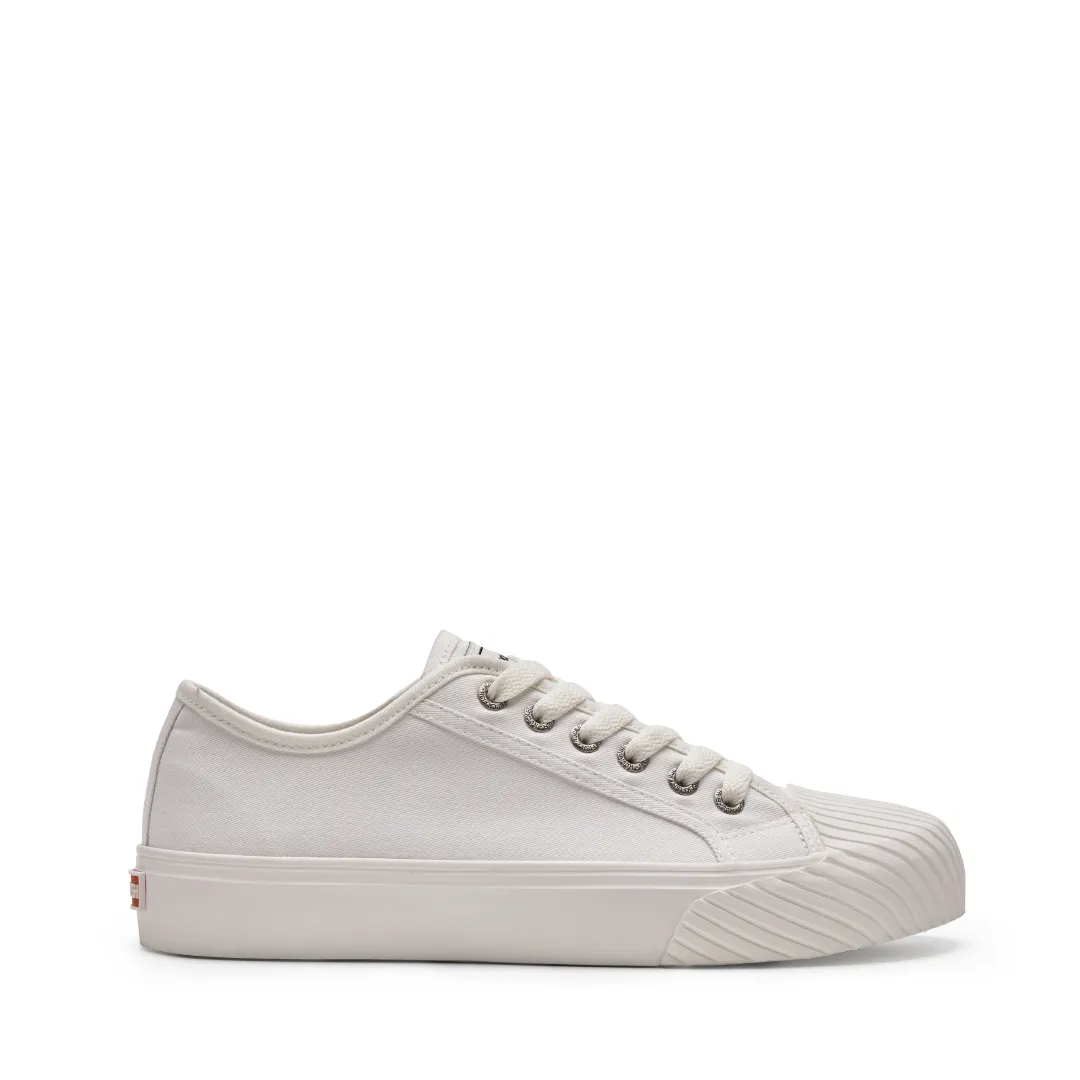 ROCKFISH White Vintage 702 Ladies canvas sneakers. Womens canvas trainer with shell shaped toe cap.