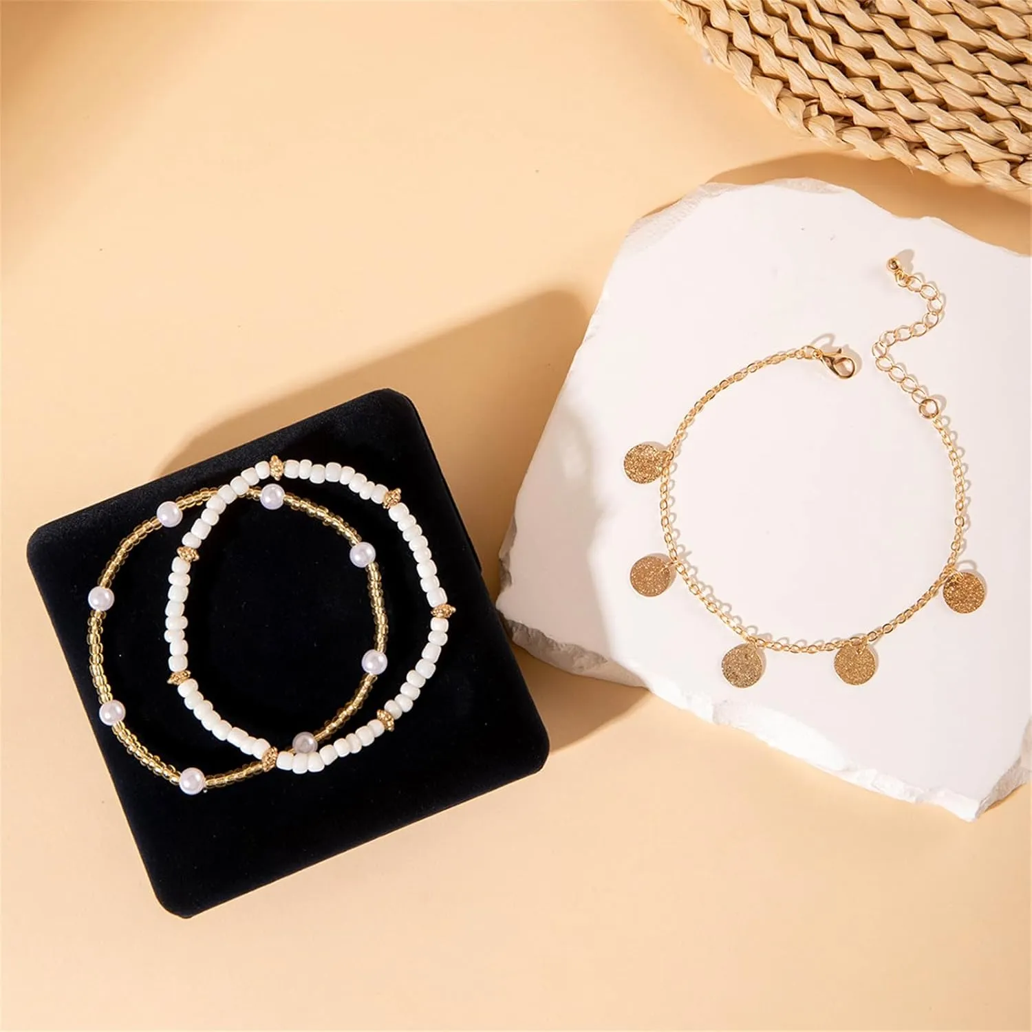 Shell Ankle Bracelet Set for Women,Boho Adjustable Beads Anklet Pack Natural White Shells Stack Stretch Seashell Pearl Starfish Bracelet Set Hawaiian Beach Vacation Foot Jewelry