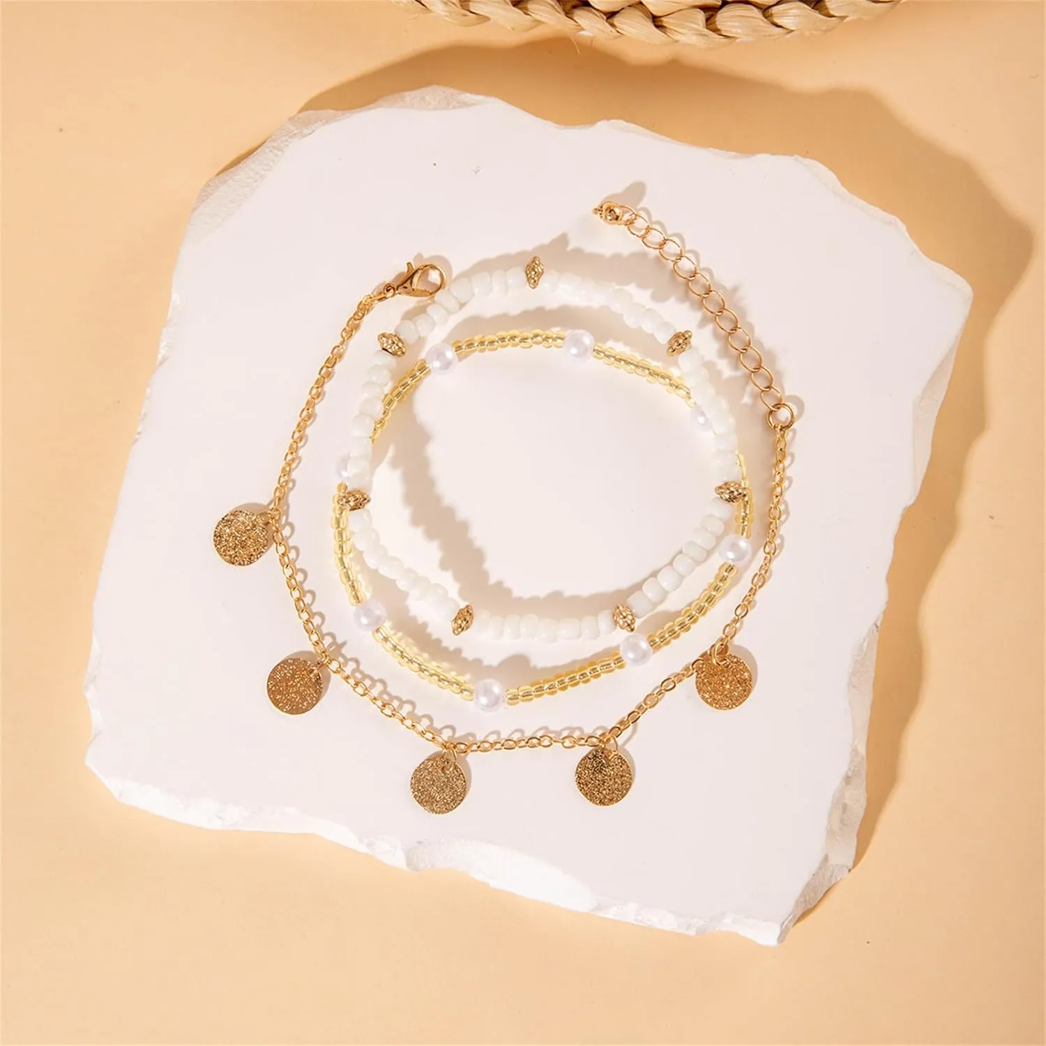 Shell Ankle Bracelet Set for Women,Boho Adjustable Beads Anklet Pack Natural White Shells Stack Stretch Seashell Pearl Starfish Bracelet Set Hawaiian Beach Vacation Foot Jewelry