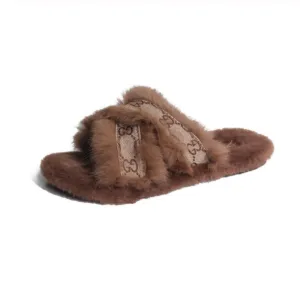 Stylish and comfy summer slippers