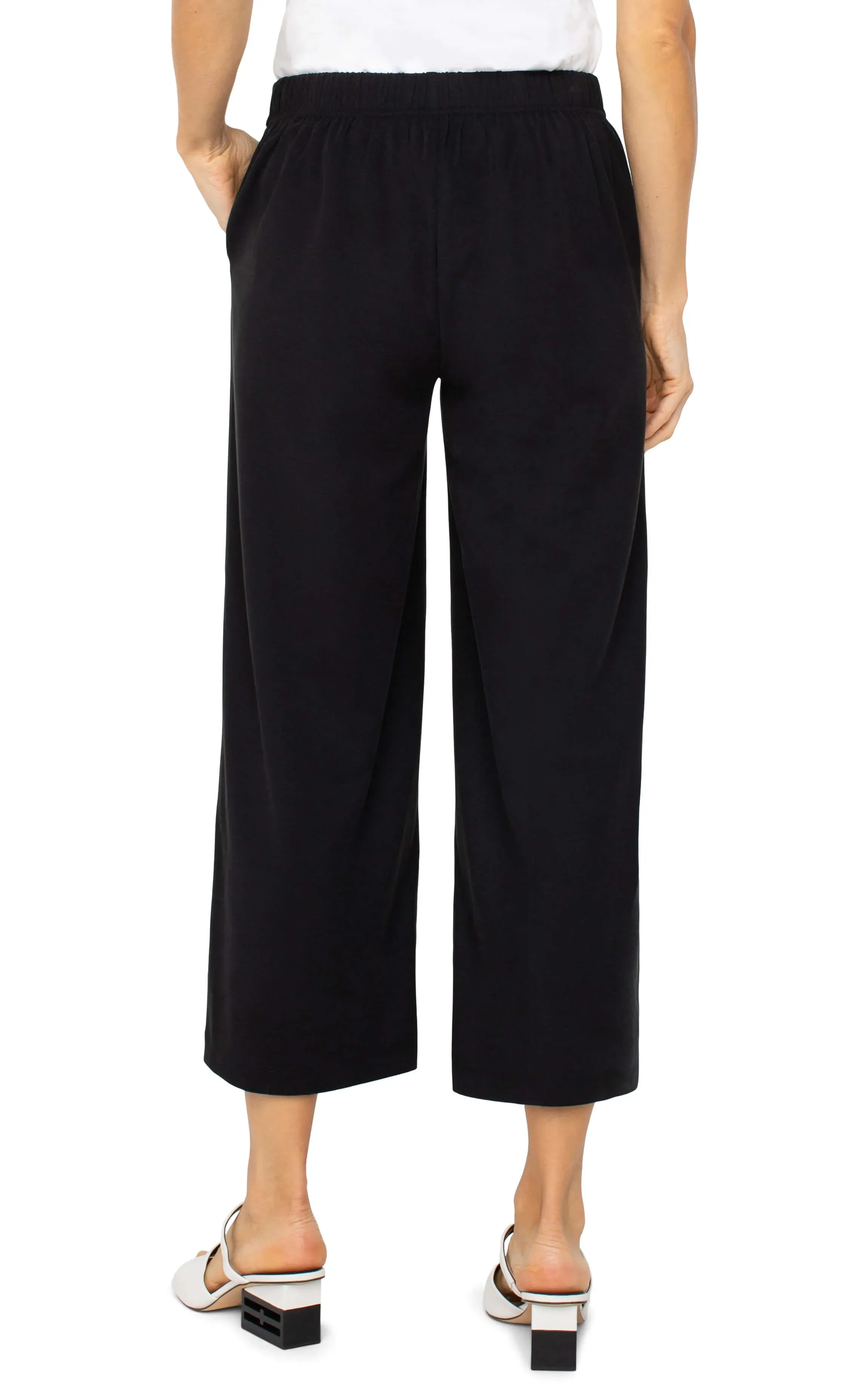 Wide Leg Crop Trouser in Black